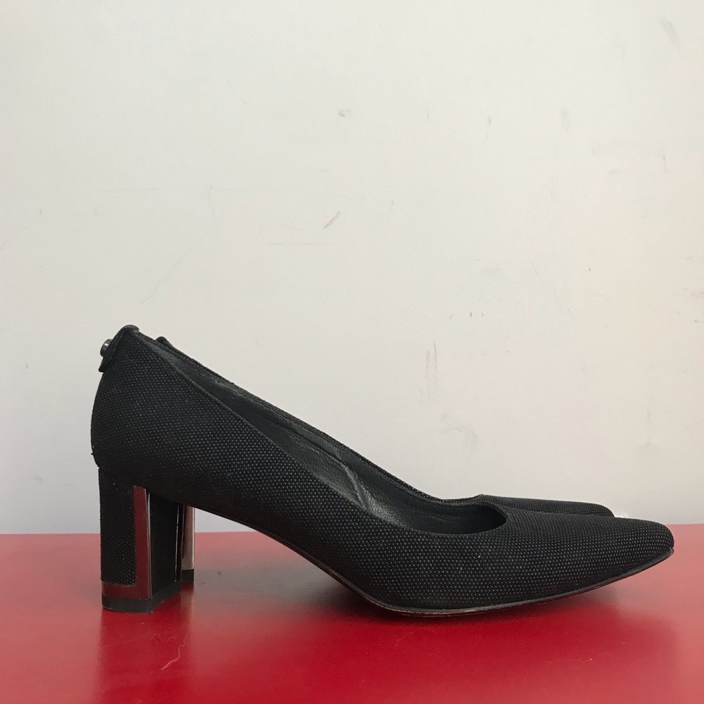 stuart weitzman pumps